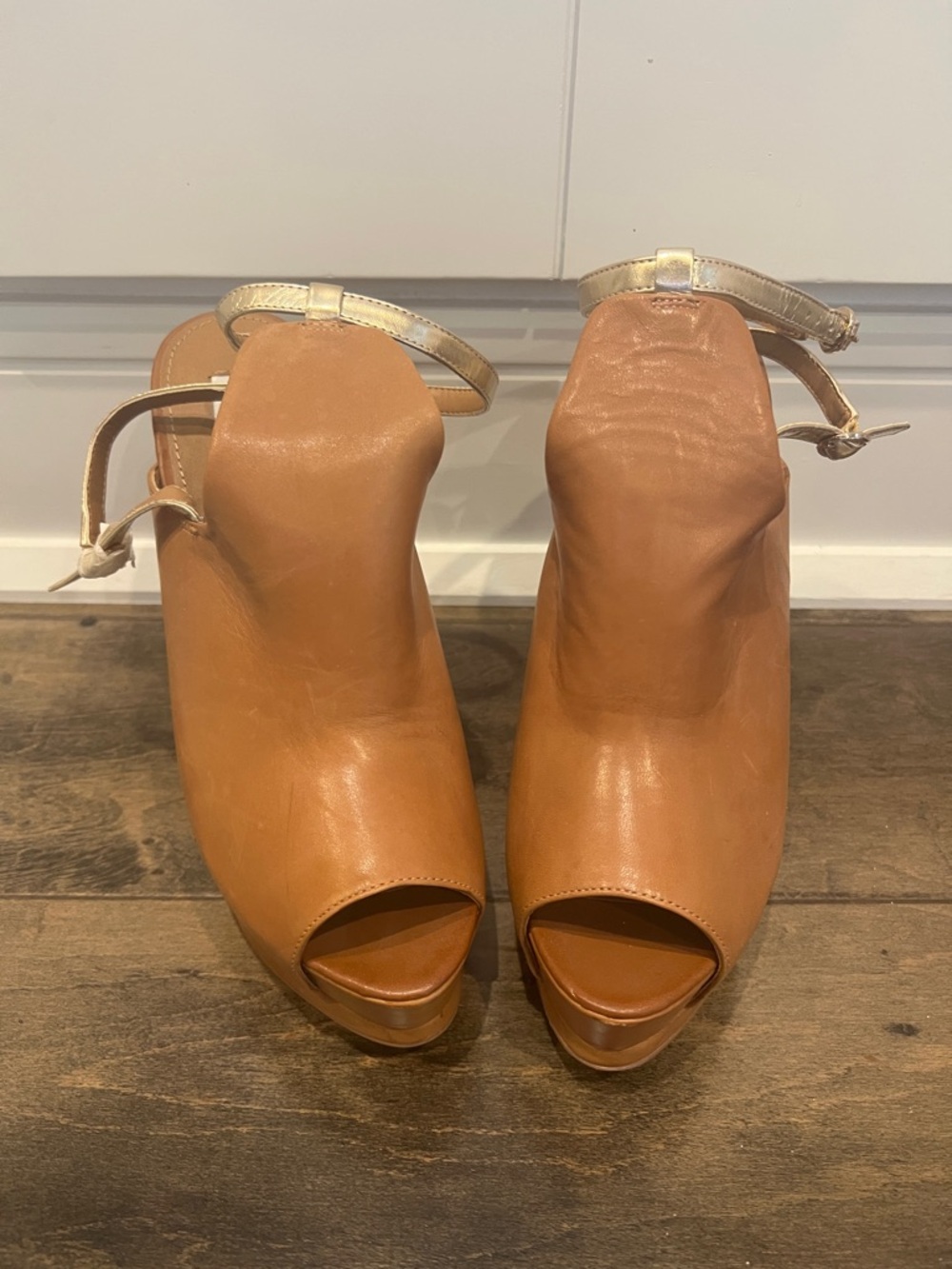 Steve Madden Women’s Tan Leather Peep-Toe Platform Sandals with Gold Ankle Strap
